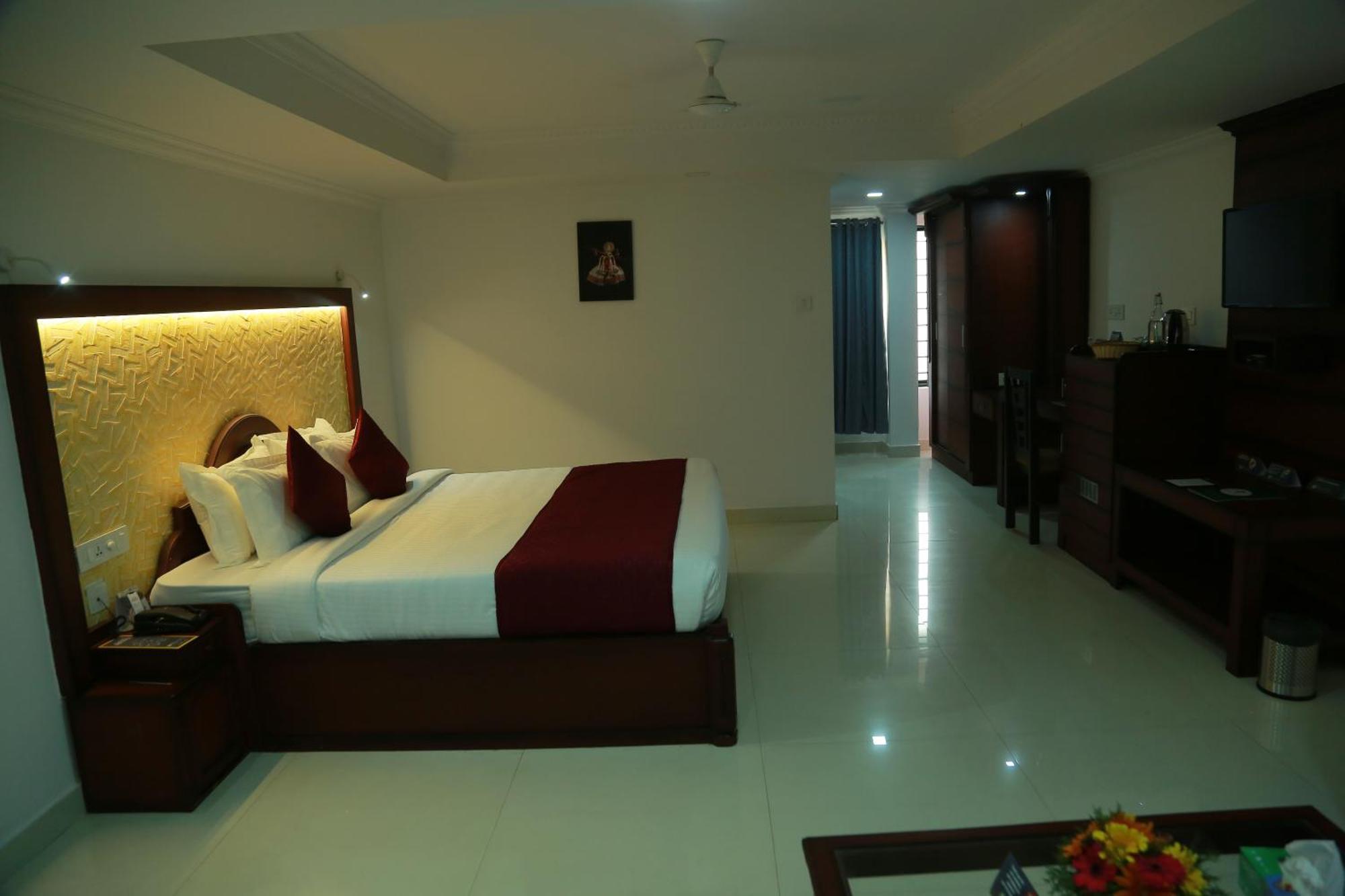 Hotel Savera Park Thrissur Extérieur photo