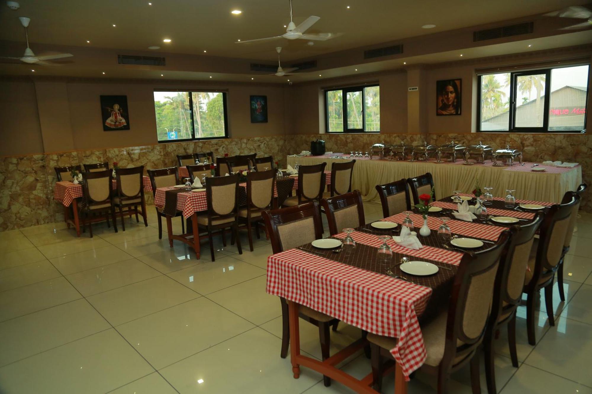 Hotel Savera Park Thrissur Extérieur photo