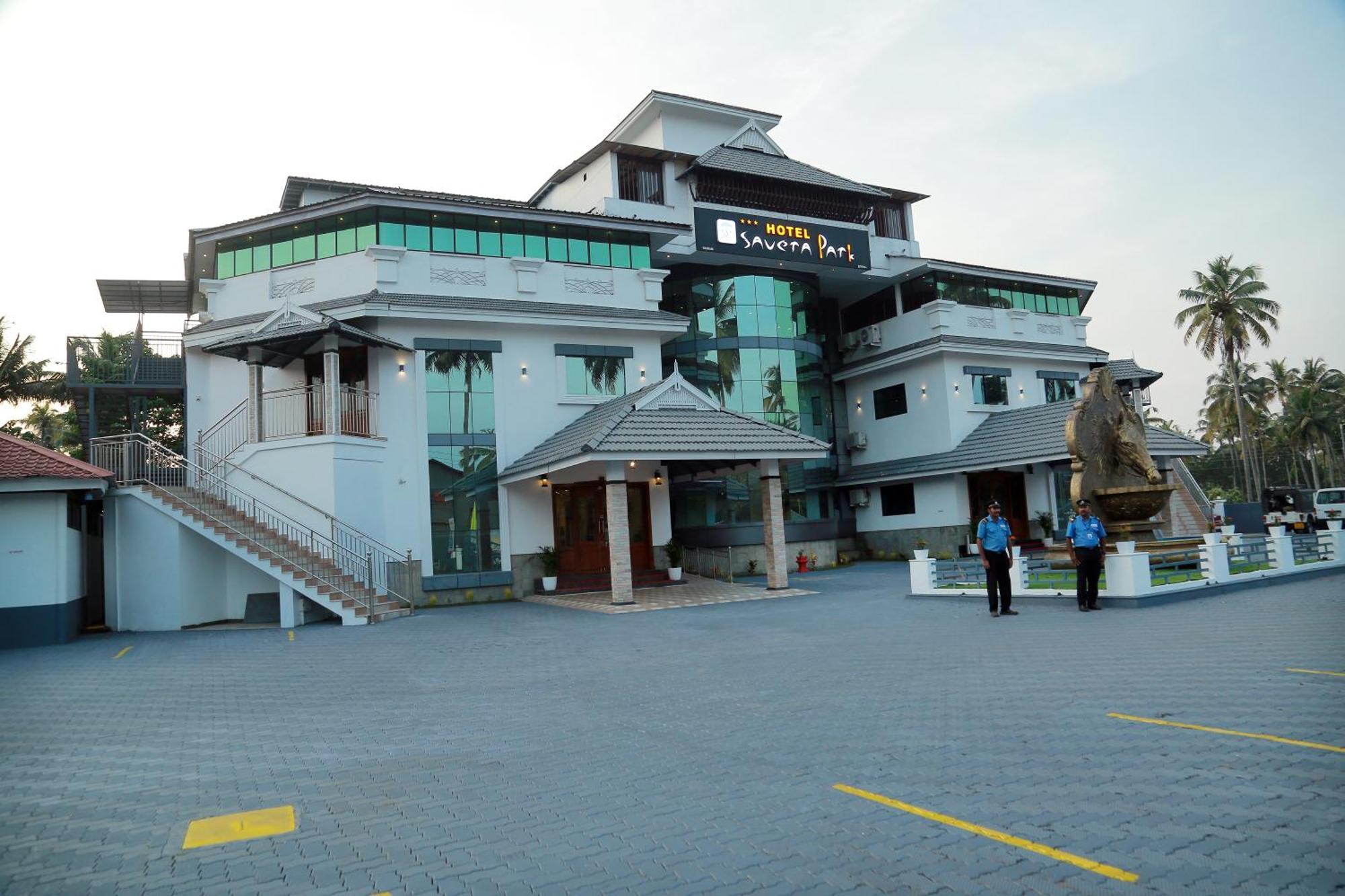 Hotel Savera Park Thrissur Extérieur photo