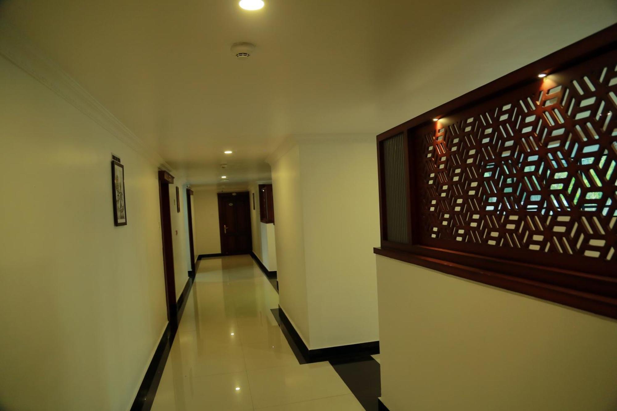 Hotel Savera Park Thrissur Extérieur photo