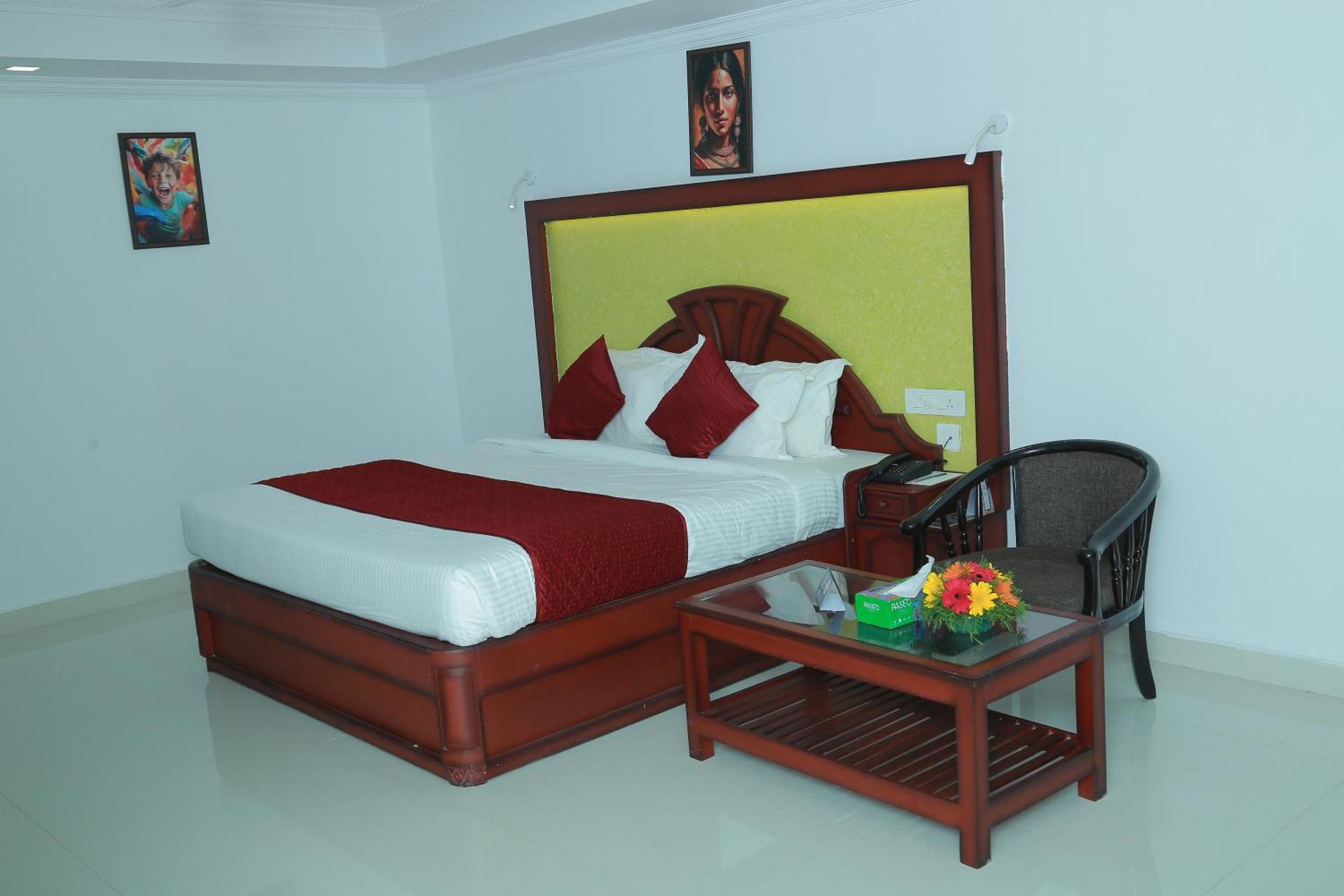 Hotel Savera Park Thrissur Extérieur photo