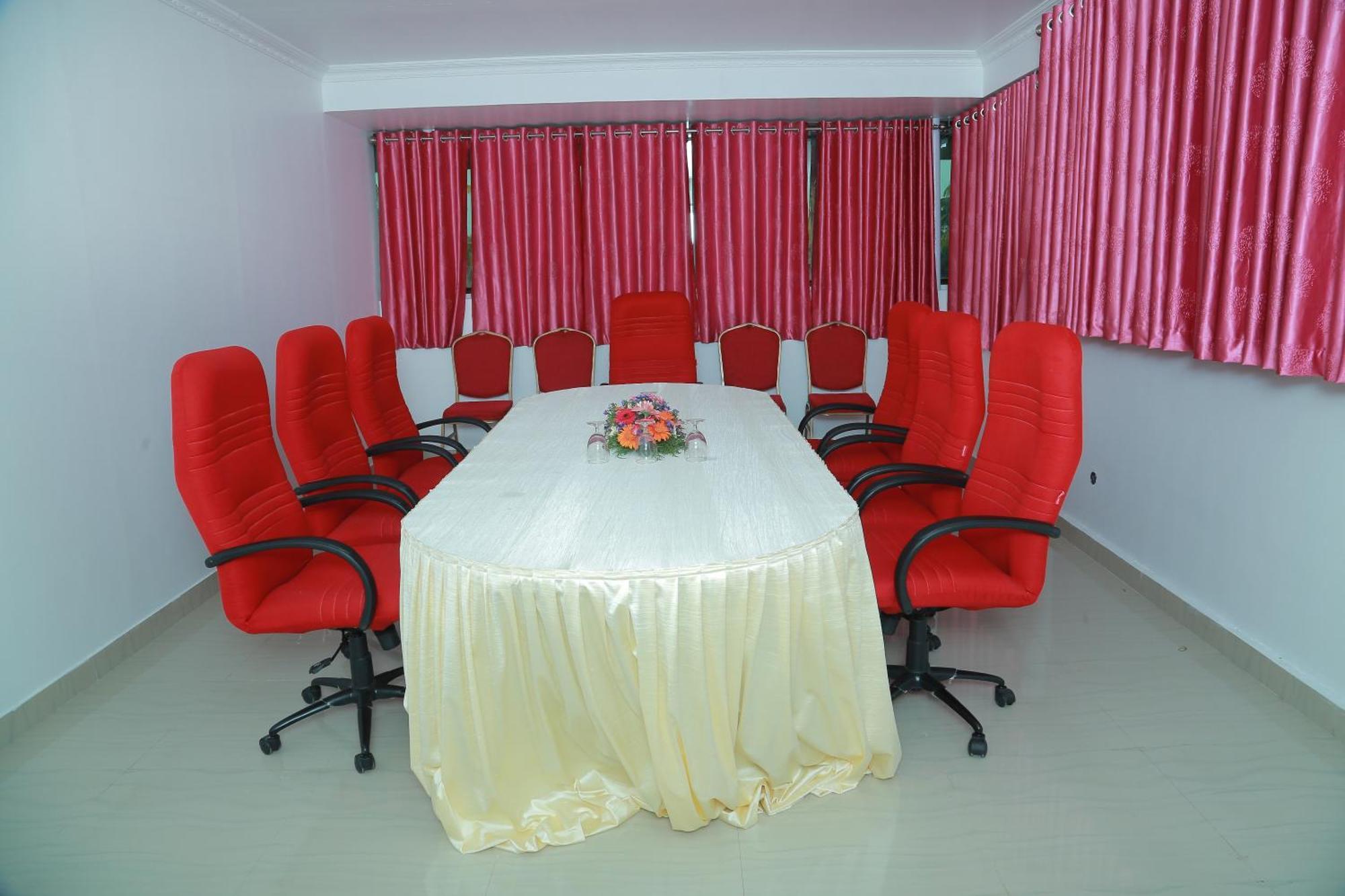 Hotel Savera Park Thrissur Extérieur photo